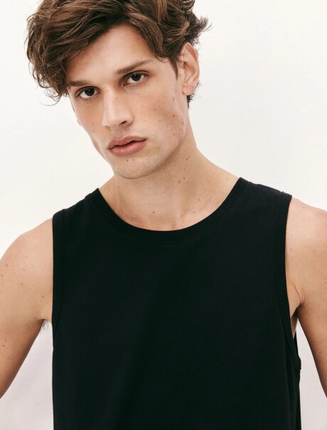 MUSCULOSA BÁSICA WORLD NEGRO