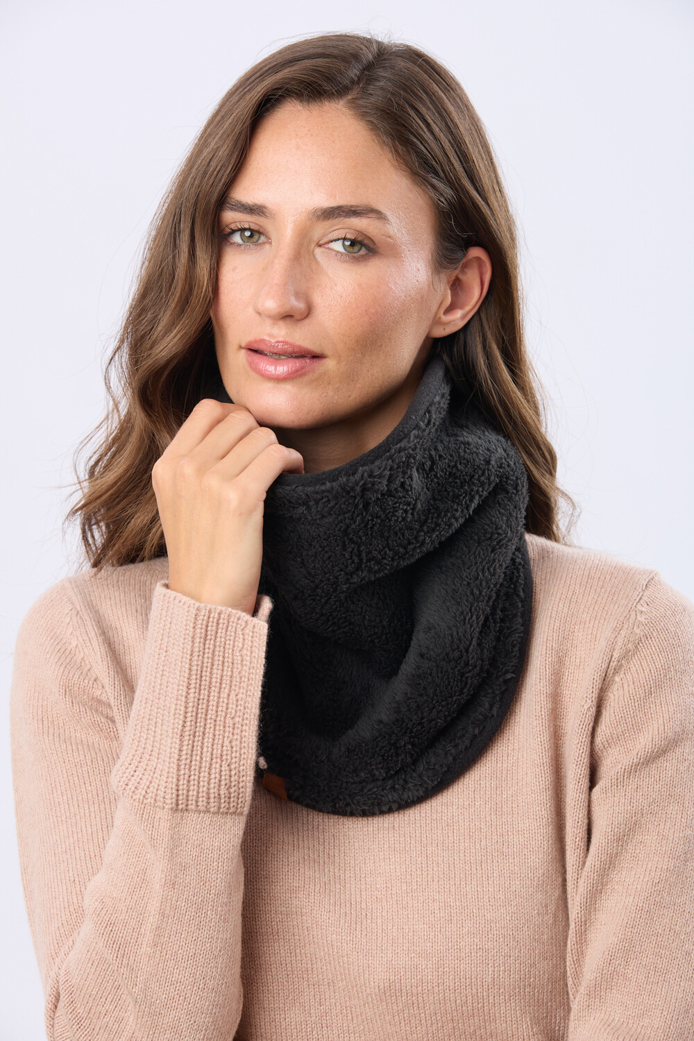 CUELLO POLAR Y SHERPA Negro
