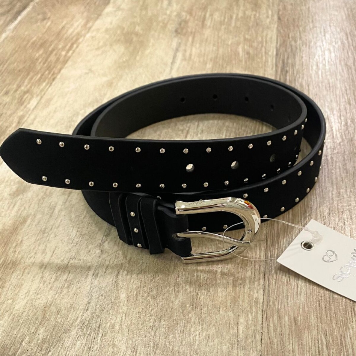 Cinto cuerina con tachas - Black 