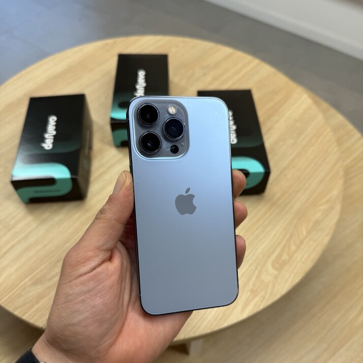 iPhone 13 Pro 256GB - Sierra Blue iPhone 13 Pro 256GB - Sierra Blue