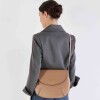 Cartera al hombro Mod en efecto cuero liso Taupe