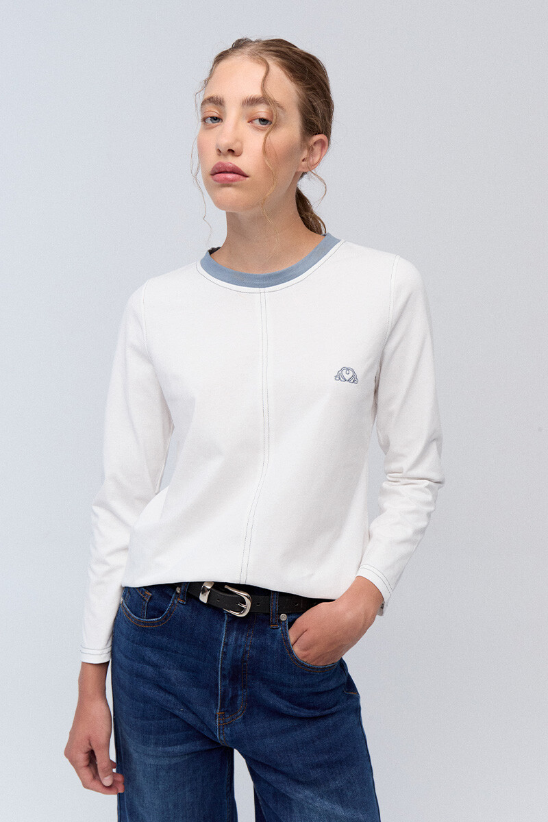 Remera Rosmora Crudo