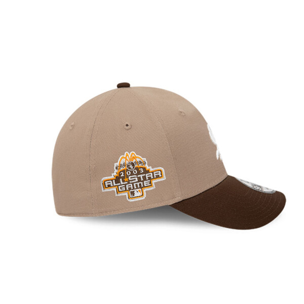 CONTRAST PATCH 9FORTY - NEW ERA BEIGE