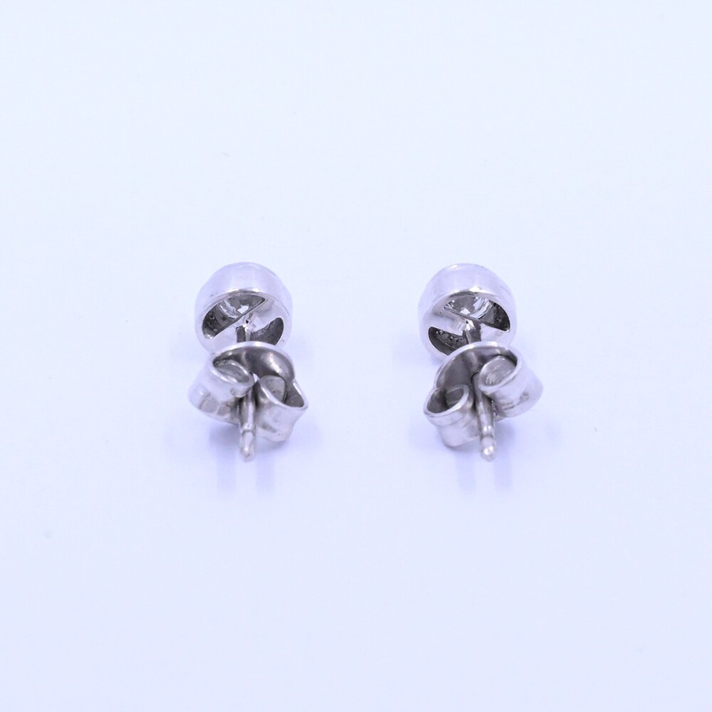 Caravanas oro 18k blanco con brillantes. Caravanas oro 18k blanco con brillantes.