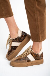 Zapatilla Animal Print Cuero Cafe