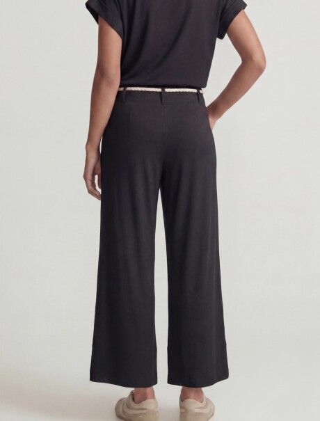 PANTALÓN ACANALADO NEGRO