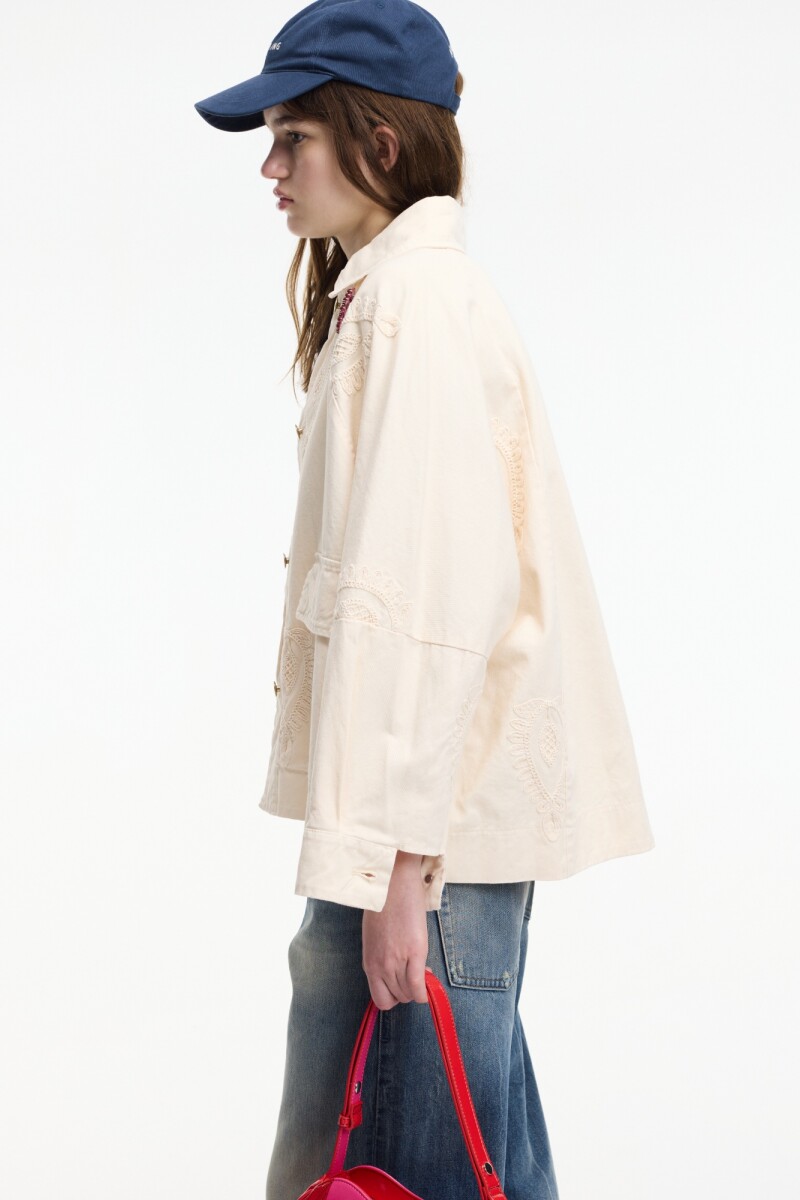 CHAQUETA BORDADOS Manteca