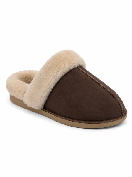 Pantuflas de Cuero con Corderito Chocolate