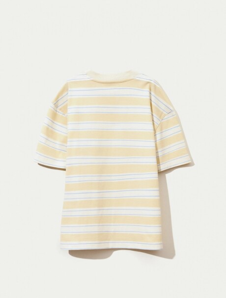 CAMISETA INFANTIL OVERSIZED CON ESTAMPA AMARILLO