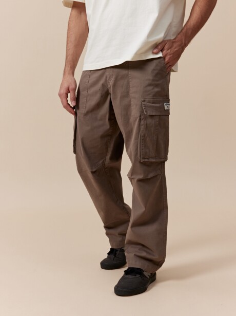 Pantalón cargo Kai TABACO