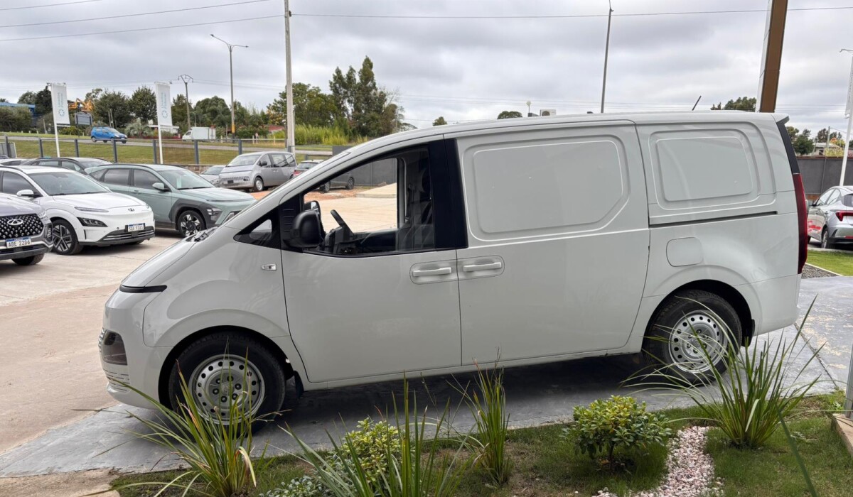 Hyundai Staria 2.2 Diesel Furgon - 2024 Hyundai Staria 2.2 Diesel Furgon - 2024