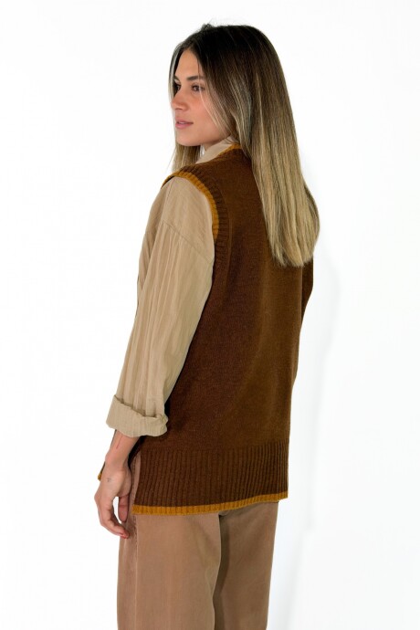 CHALECO SENDERO Marron