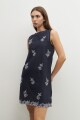 Vestido bordado floral azul marino