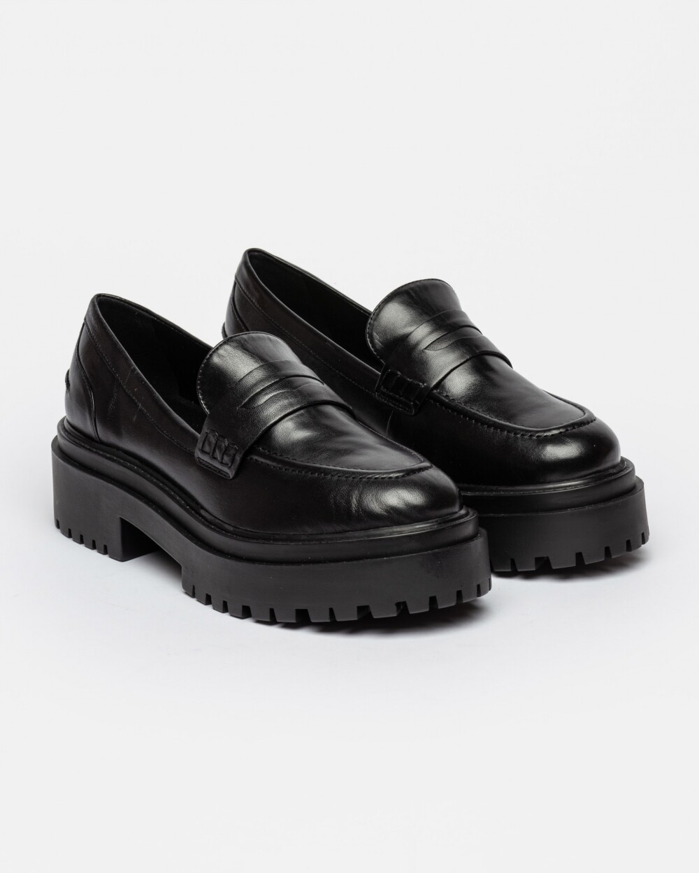 Mocasín Claire En Cuero Liso Negro