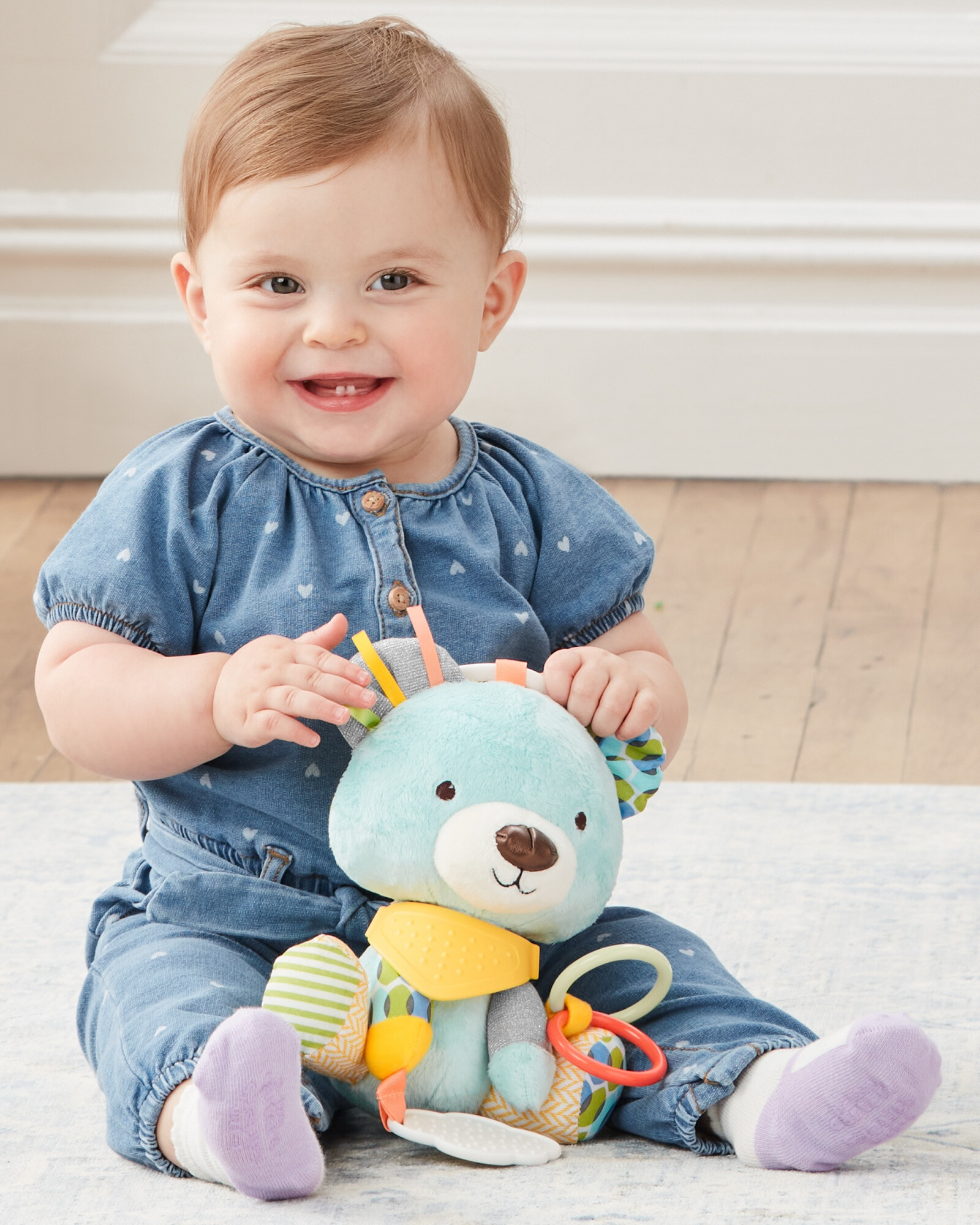 Peluche colgante multisensorial, diseño oso Peluche colgante multisensorial, diseño oso
