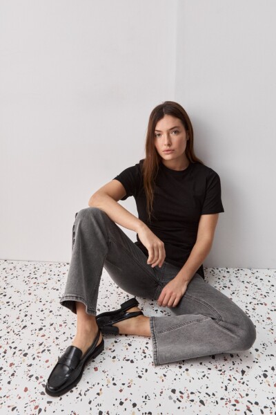 REMERA SUMATRA Negro