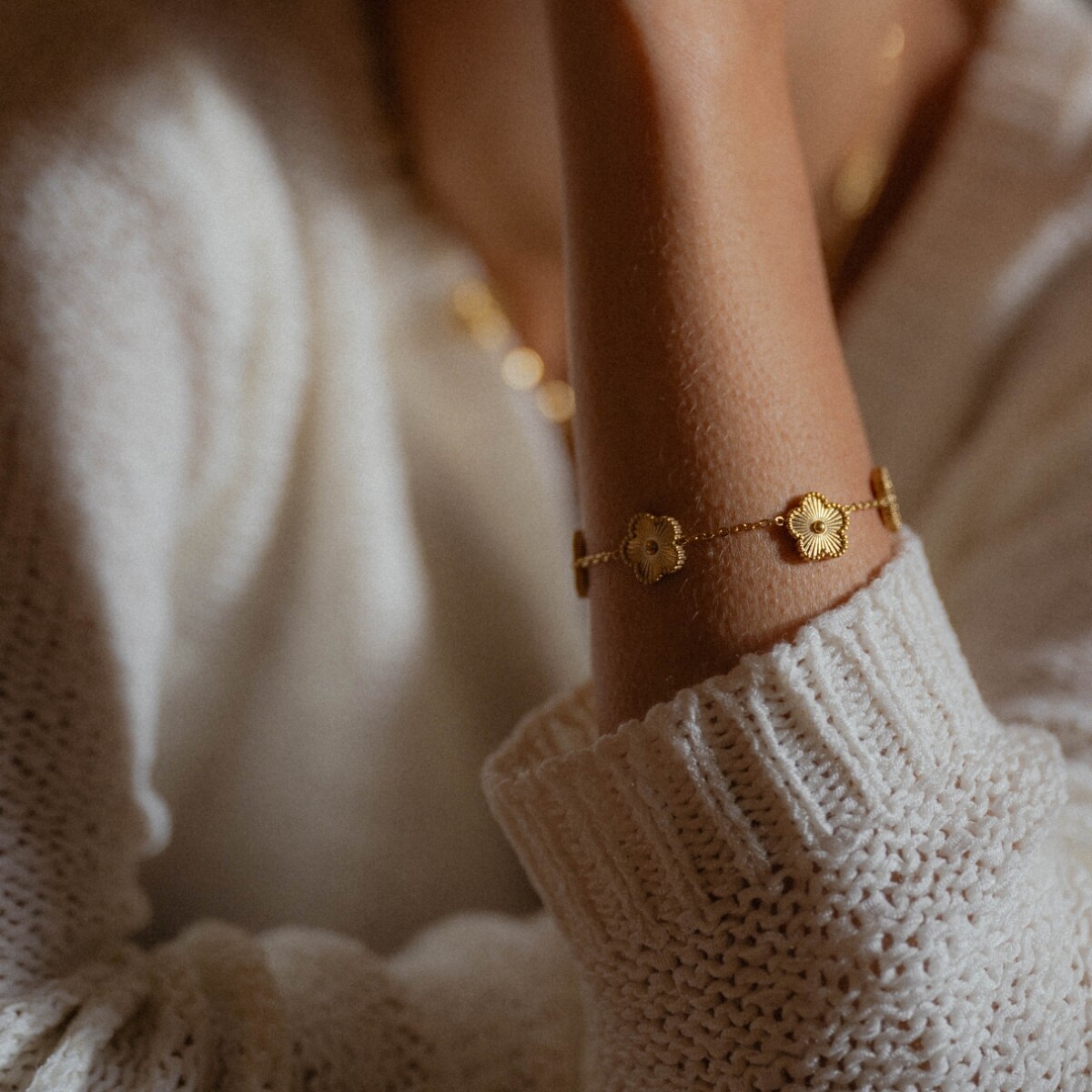 Pulsera DOVE en acero dorado 