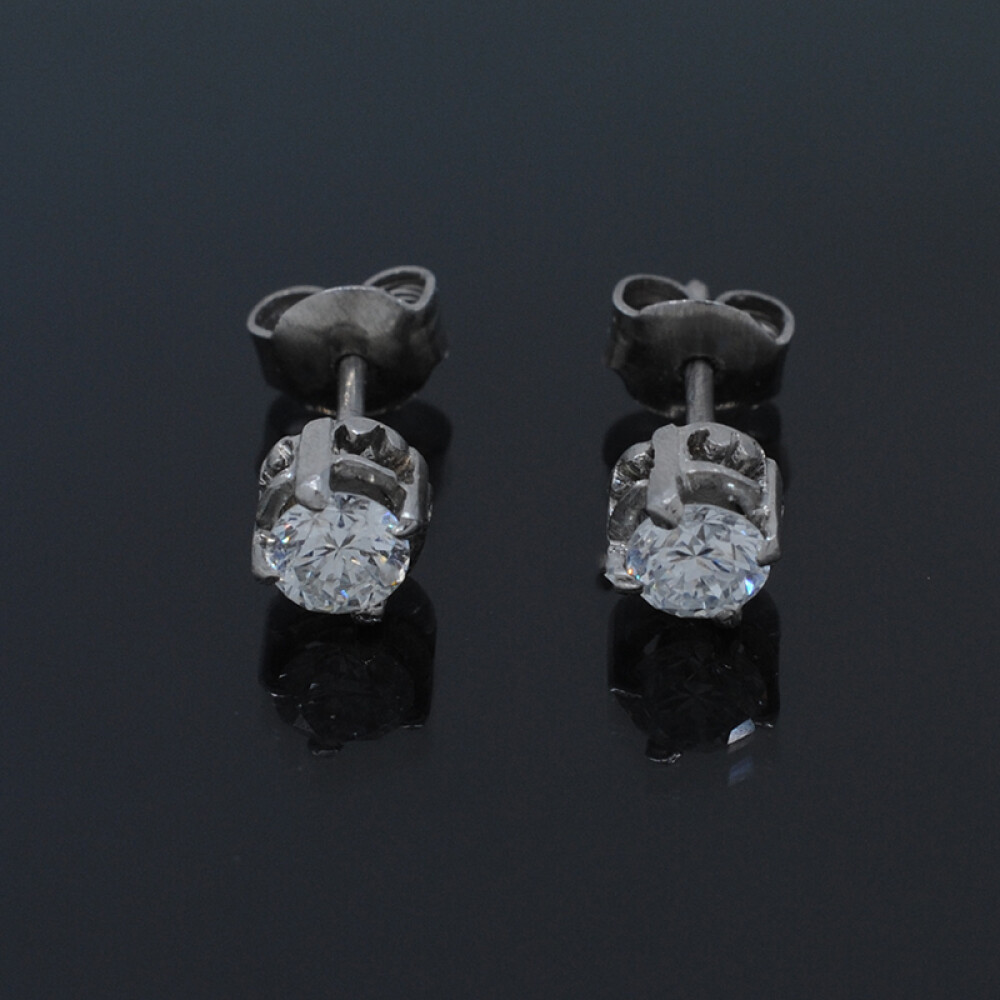 Caravanas en oro 18k blanco y brillantes Caravanas en oro 18k blanco y brillantes