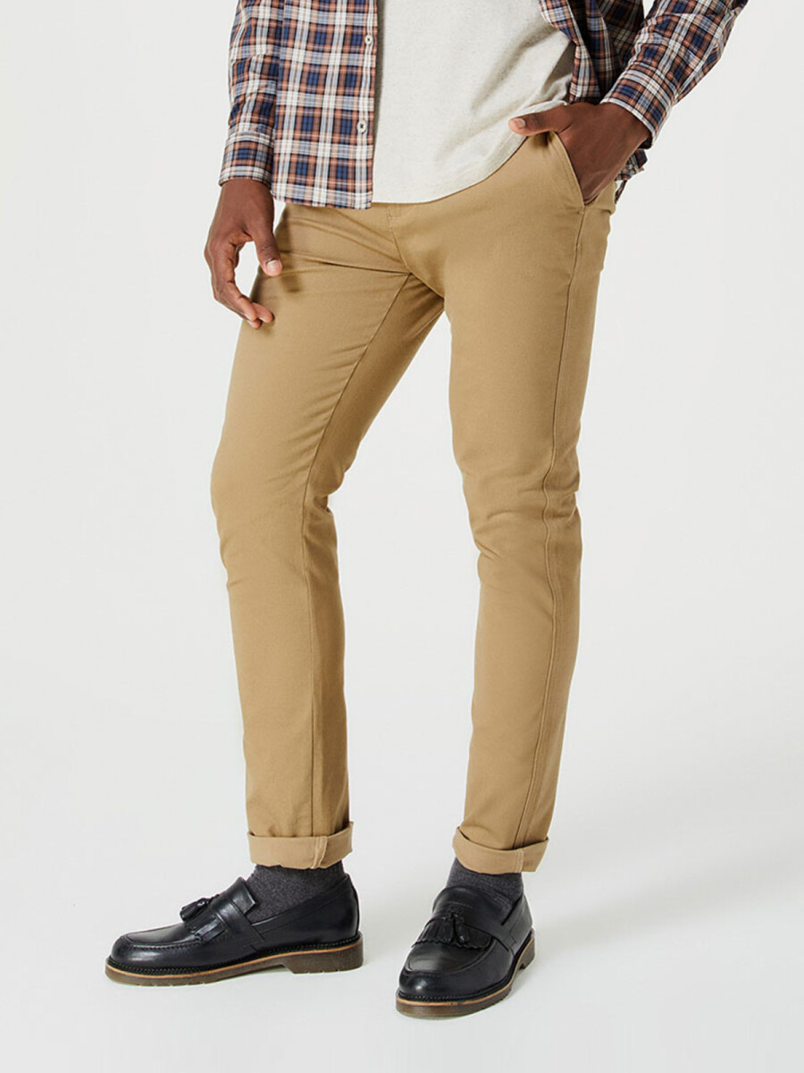 PANTALÓN MODELO CHINO SLIM - BEIGE 