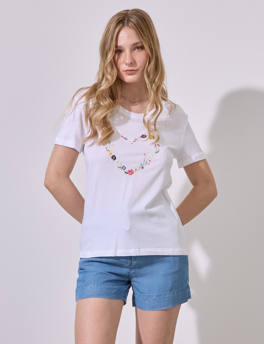 Remera Bordada - Blanco 