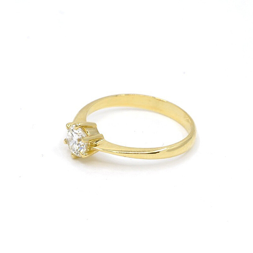 Anillo Solitario En Oro 18K Con Brillante Anillo Solitario En Oro 18K Con Brillante