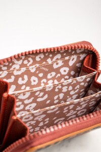 Billetera Animal Print Camel