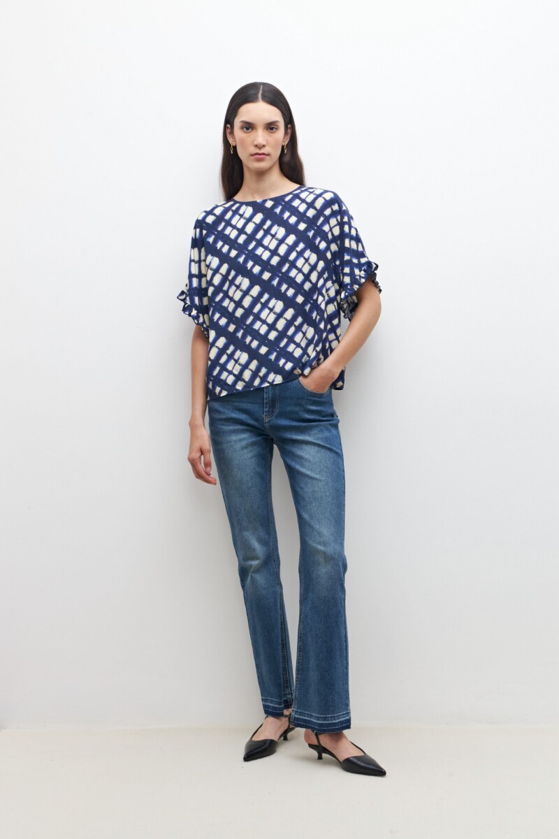 Blusa estampada con volados - azul marino 