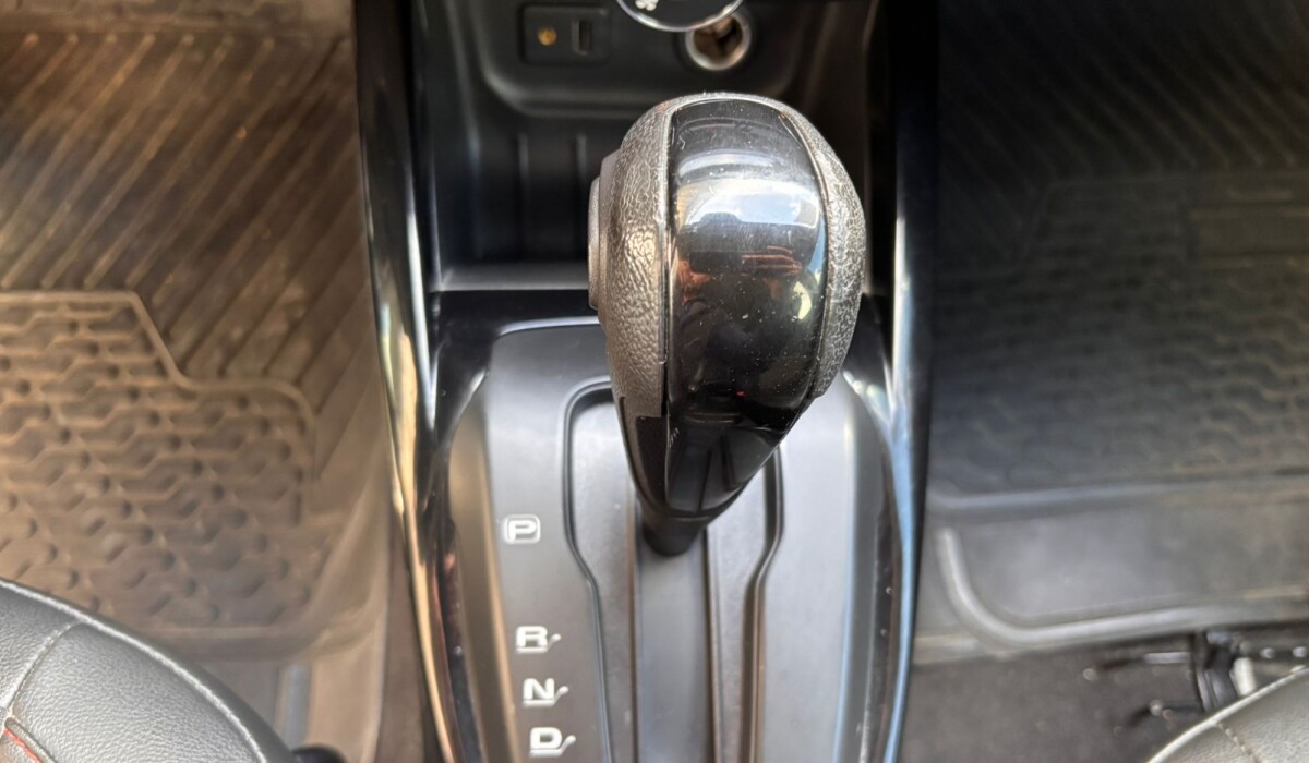 Chevrolet Onix LTZ AT - 2017 Chevrolet Onix LTZ AT - 2017