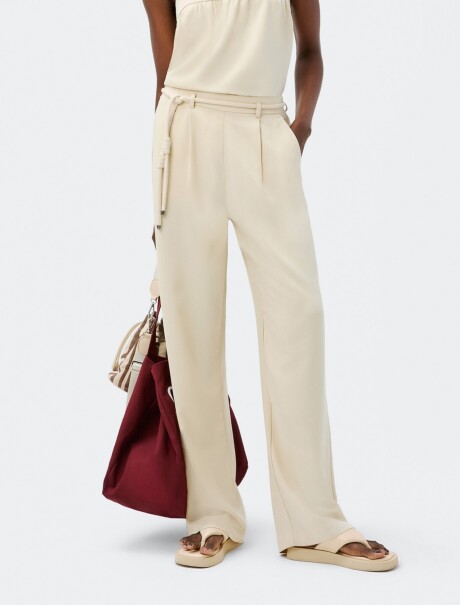 PANTALONES RECTOS CON CINTURÓN BEIGE