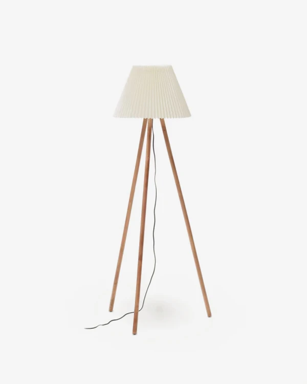 Lámpara de pie Benicarlo de madera de caucho con acabado natural y beige Lámpara de pie Benicarlo de madera de caucho con acabado natural y beige