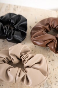 Scrunchie Cuero Vegano Arena