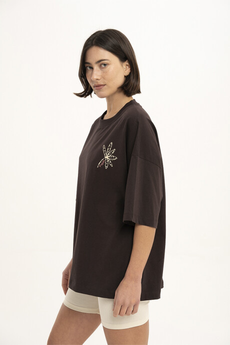 Remera Pulau Flowers Marrón