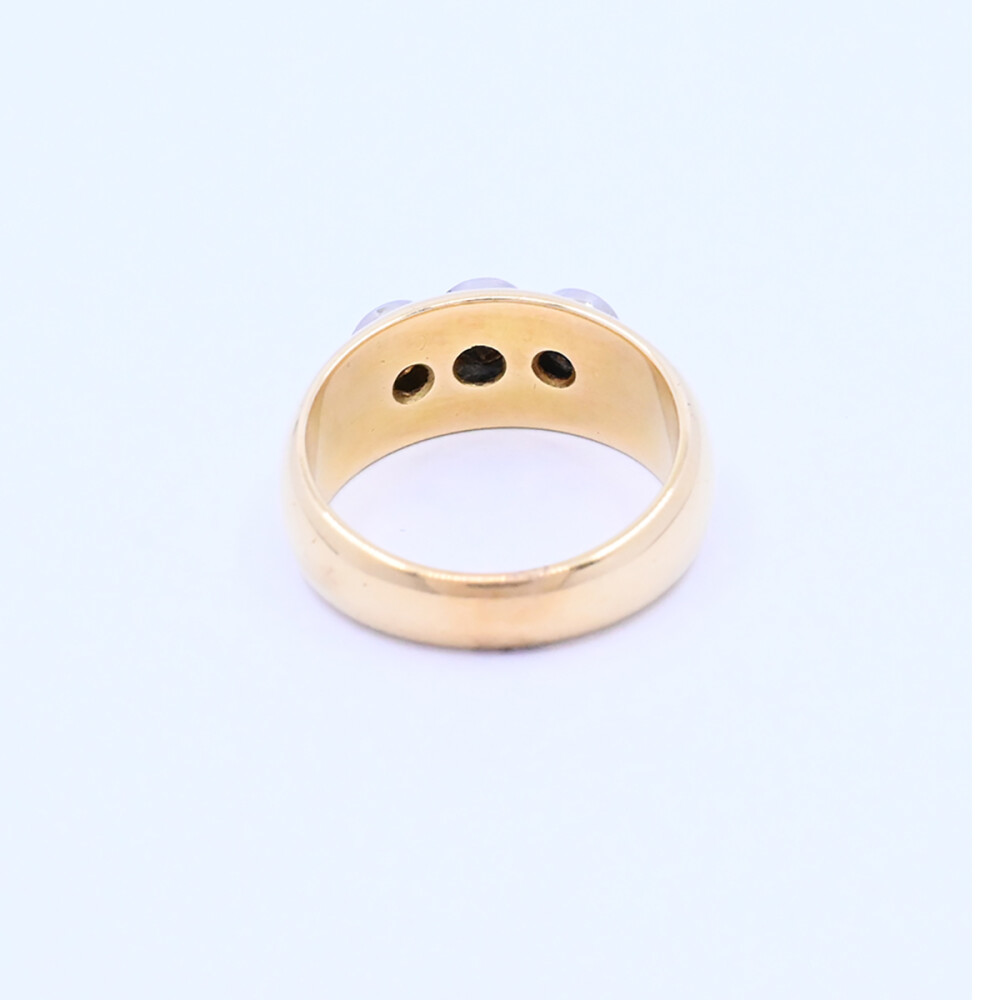 Anillo oro 18k con zirconias. Anillo oro 18k con zirconias.