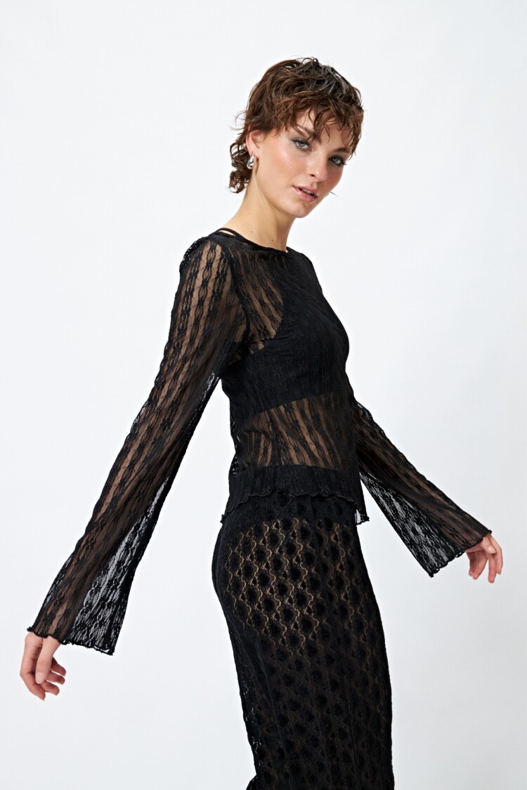 TOP YOKO Negro Florcitas