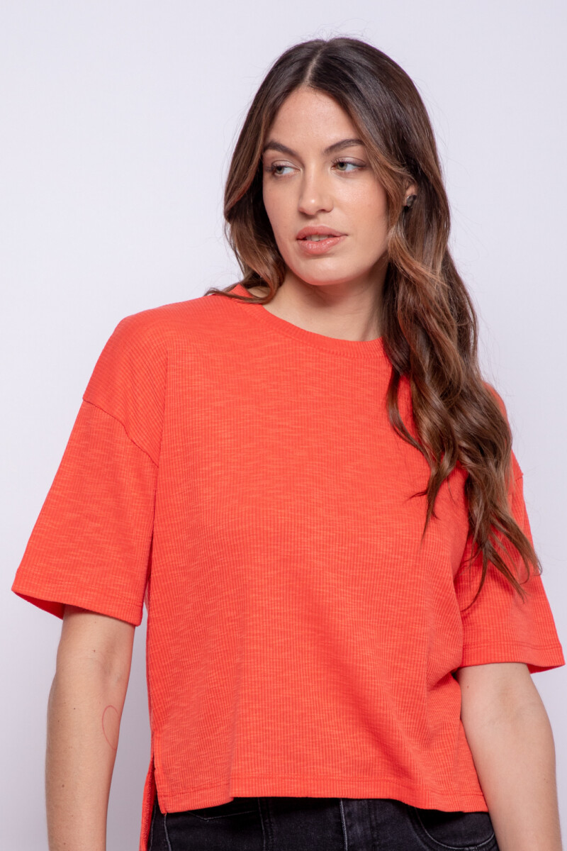 REMERA DORADO Rojo Brillante