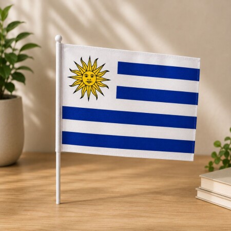 Bandera De Uruguay Con Asta 30X40Cm Bandera De Uruguay Con Asta 30X40Cm