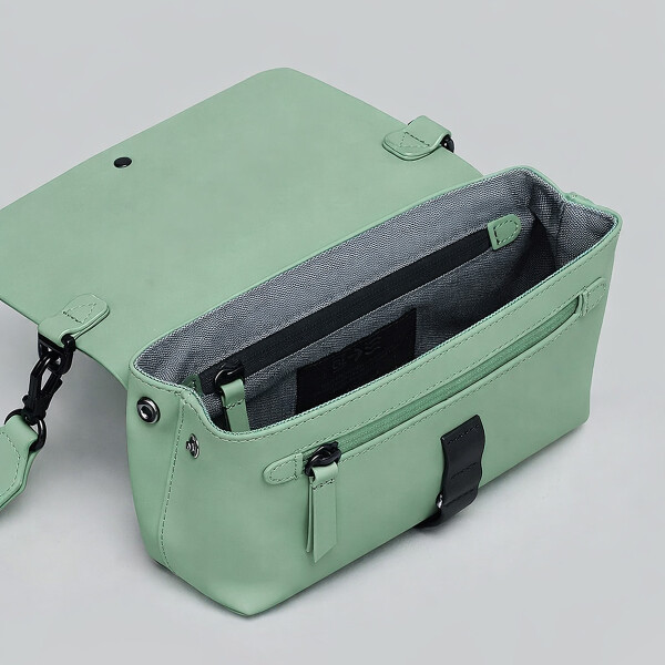 Bolso Gastón Luga 1,9L Impermeable Con Correa Ajustable Verde 1