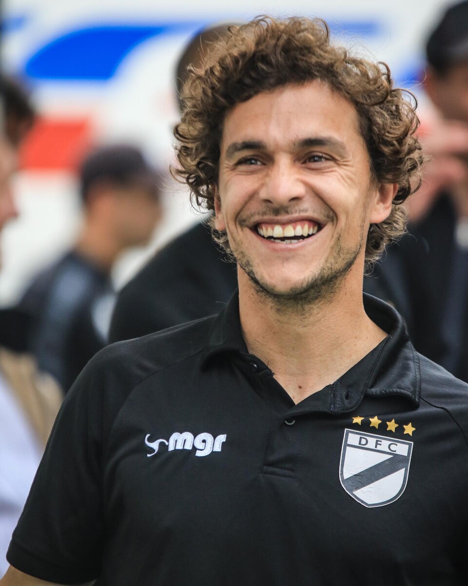Remera Polo Negra - Danubio 