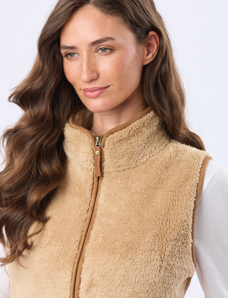 CHALECO SHERPA SUAVE Tostado