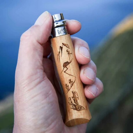 Navaja plegable No. 08 con grabado de montaña Navaja plegable No. 08 con grabado de montaña