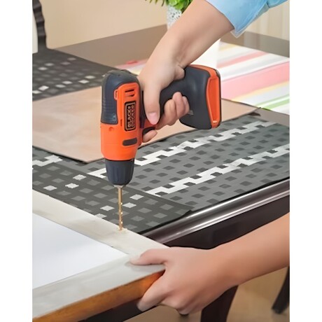 Taladro atornillador Black + Decker inalámbrico 12V + accesorios Naranja