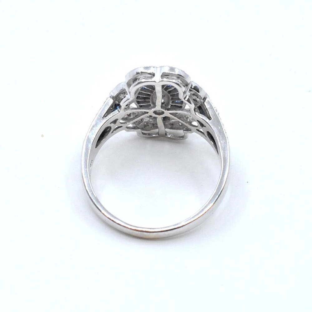 Anillo oro 18k blanco, brillantes y zafiros Anillo oro 18k blanco, brillantes y zafiros