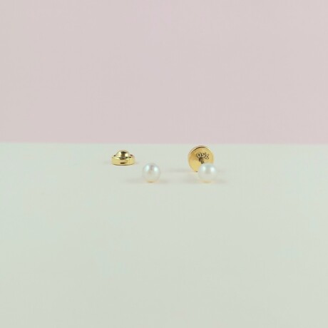 Abridores de bebé en oro 18 ktes con perla de cultivo. Abridores de bebé en oro 18 ktes con perla de cultivo.