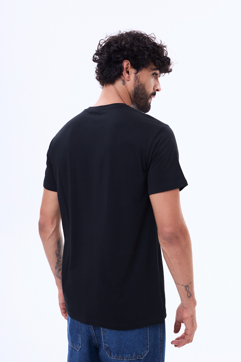 Remera Lemuria Negro