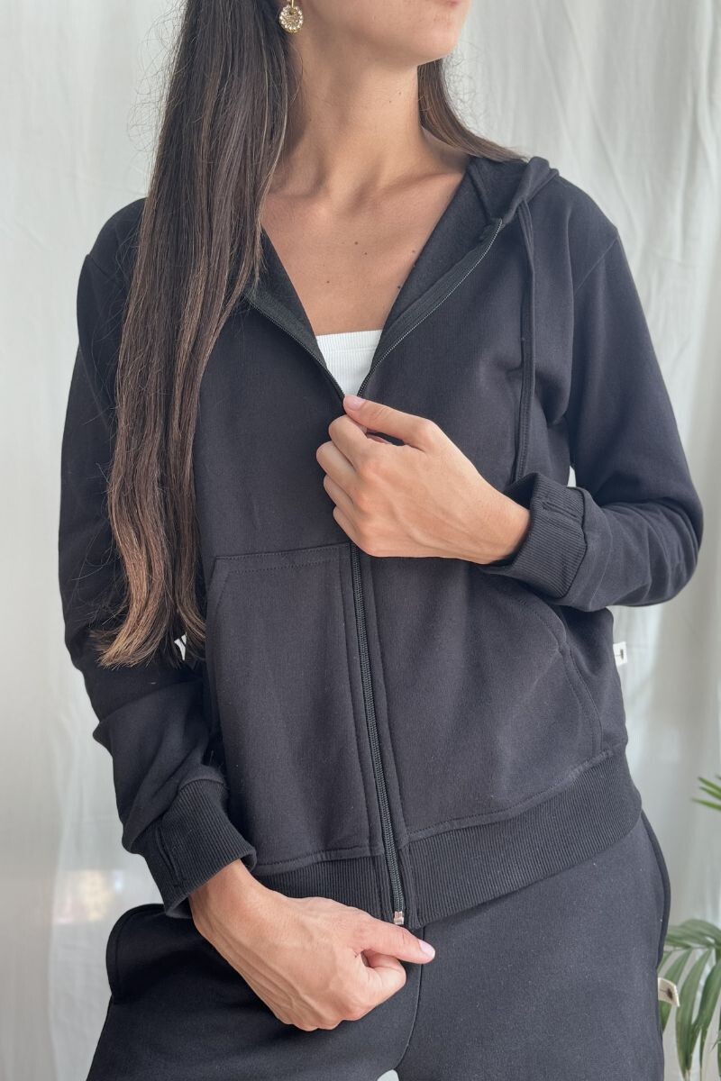 Campera capucha - Negra 