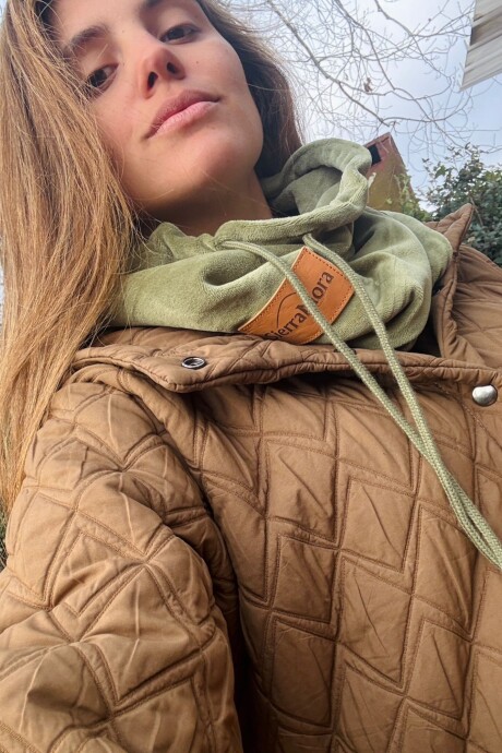 Plush Neck Verde Musgo