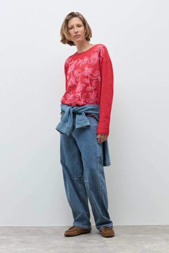 Sweater bordado floral rojo