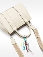 Bolso Tote Con Colgante M crudo