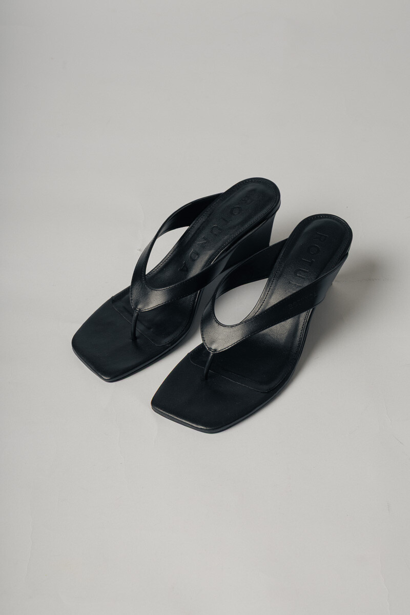Corina Black
