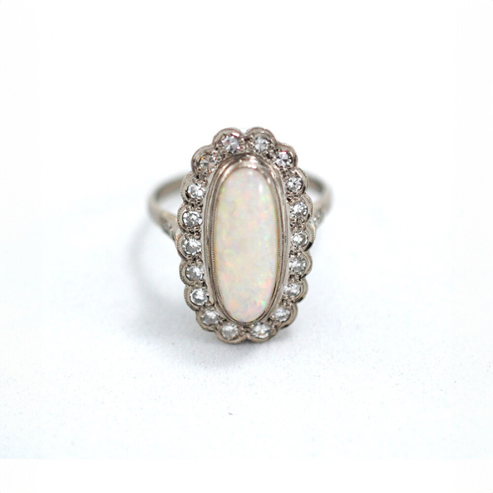 Anillo Oro 18K Blanco, Brillantes Y Opalo Anillo Oro 18K Blanco, Brillantes Y Opalo